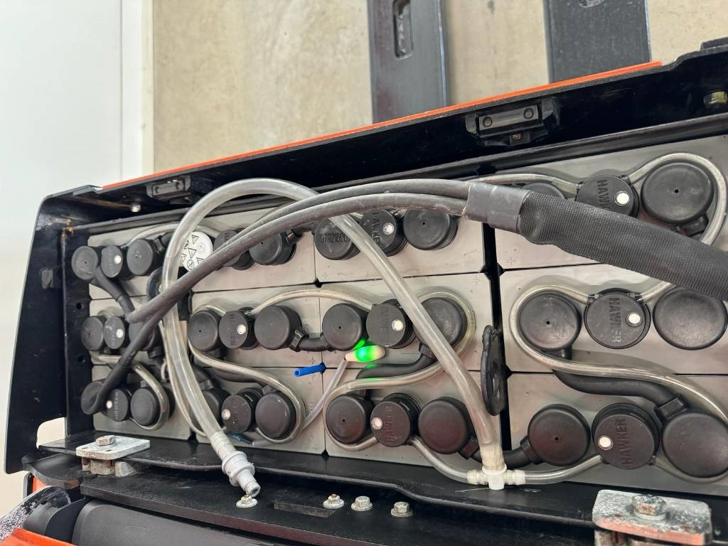 Toyota 10545 LPE200 - معدات الرفع منخفض المستوى: صور 4 Toyota 10545 LPE200 - معدات الرفع منخفض المستوى: صور 4