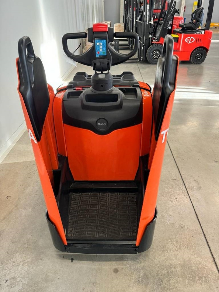 Toyota 10545 LPE200 - معدات الرفع منخفض المستوى: صور 3 Toyota 10545 LPE200 - معدات الرفع منخفض المستوى: صور 3