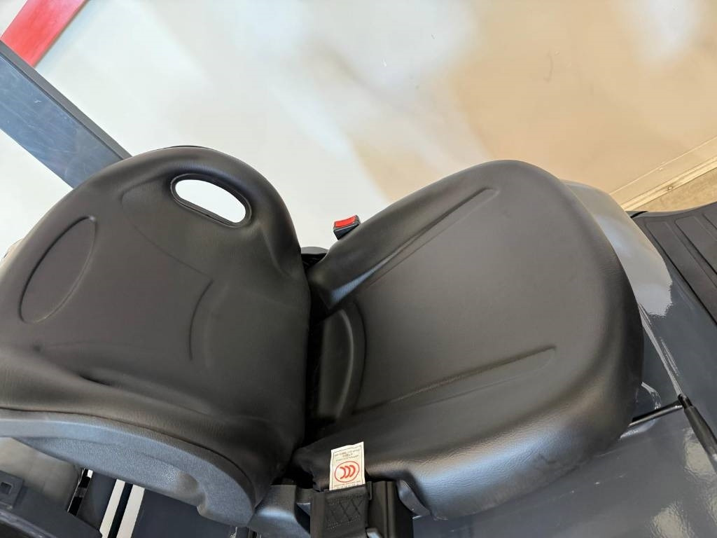 Toyota 10926 - 02-8FG15 - رافعة شوكية تعمل بالغاز: صور 5 Toyota 10926 - 02-8FG15 - رافعة شوكية تعمل بالغاز: صور 5