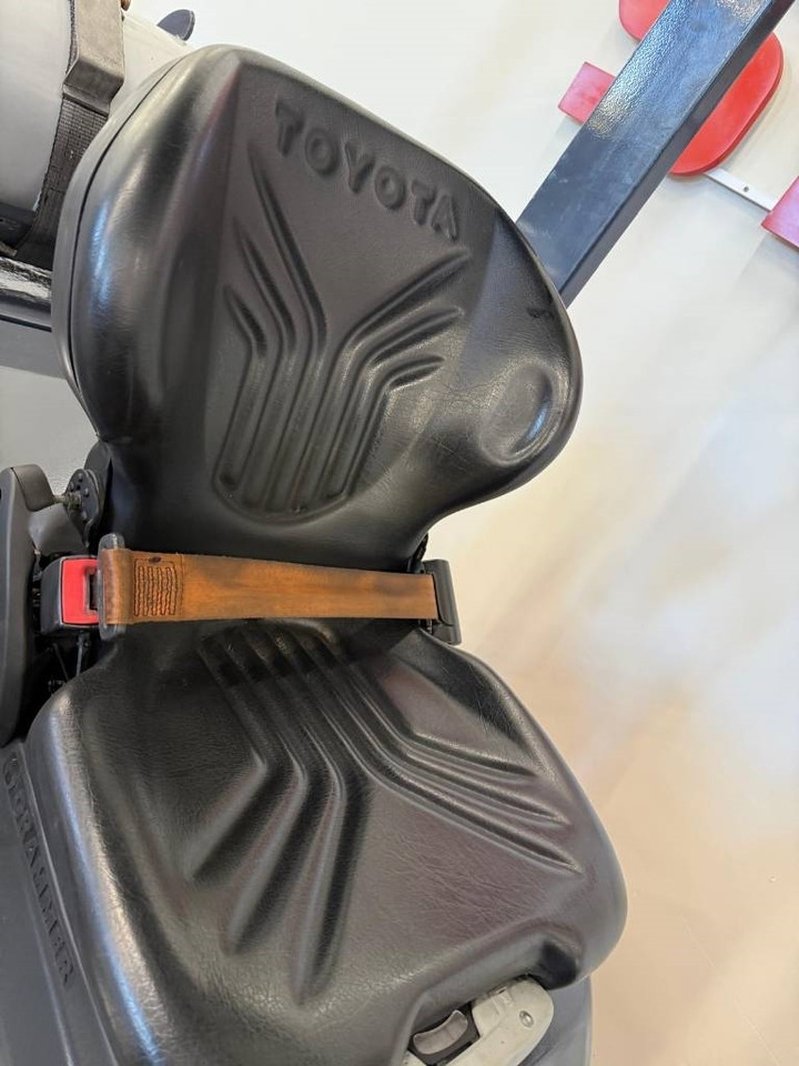 Toyota 11051 - 8FBE15T - رافعة شوكية كهربائية: صور 5 Toyota 11051 - 8FBE15T - رافعة شوكية كهربائية: صور 5