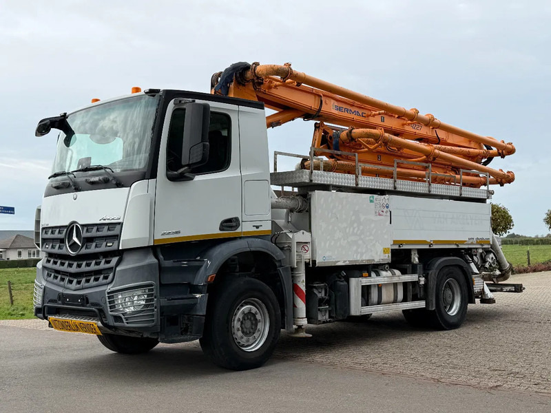 Mercedes-Benz Arocs 2236 PUMI/BETONPOMP!!BETONPUMPE 2017!!SERMAC 4Z27!! only 862 hours!! - مضخة خرسانة: صور 4 Mercedes-Benz Arocs 2236 PUMI/BETONPOMP!!BETONPUMPE 2017!!SERMAC 4Z27!! only 862 hours!! - مضخة خرسانة: صور 4