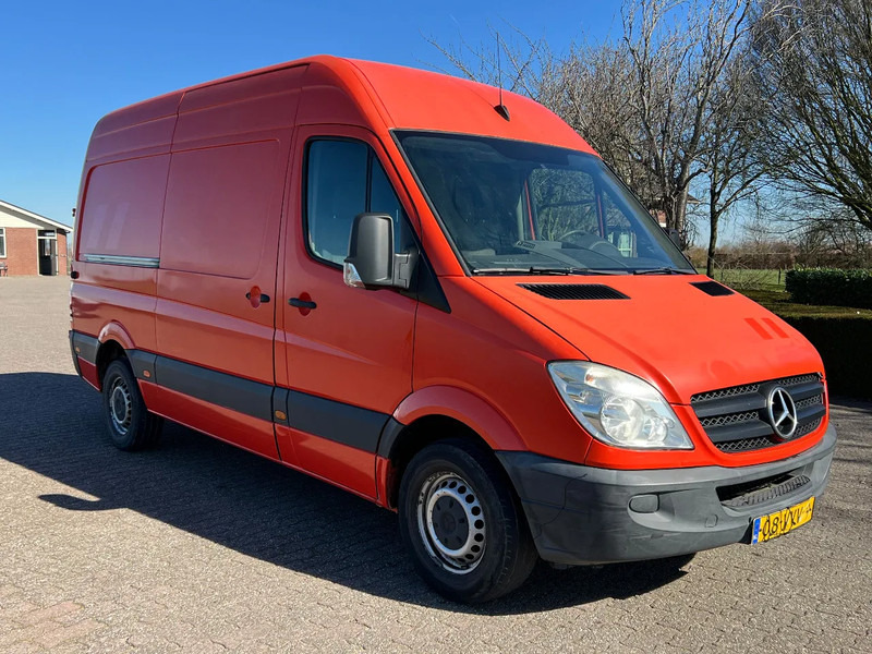 Mercedes-Benz Sprinter 211 211 CDI L2H2 366 DC - فان المدمجة: صور 4 Mercedes-Benz Sprinter 211 211 CDI L2H2 366 DC - فان المدمجة: صور 4