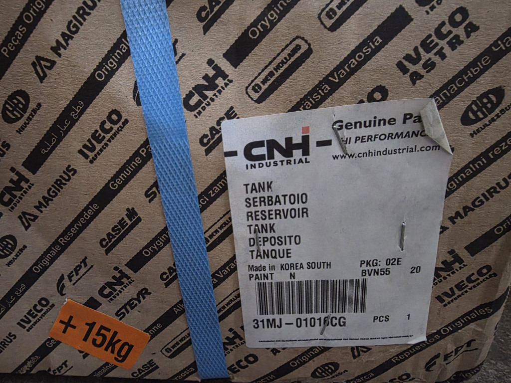 Case 31MJ-01016CG - 31MJ-01016 - خزان هيدروليكي - آلات البناء: صور 3 Case 31MJ-01016CG - 31MJ-01016 - خزان هيدروليكي - آلات البناء: صور 3