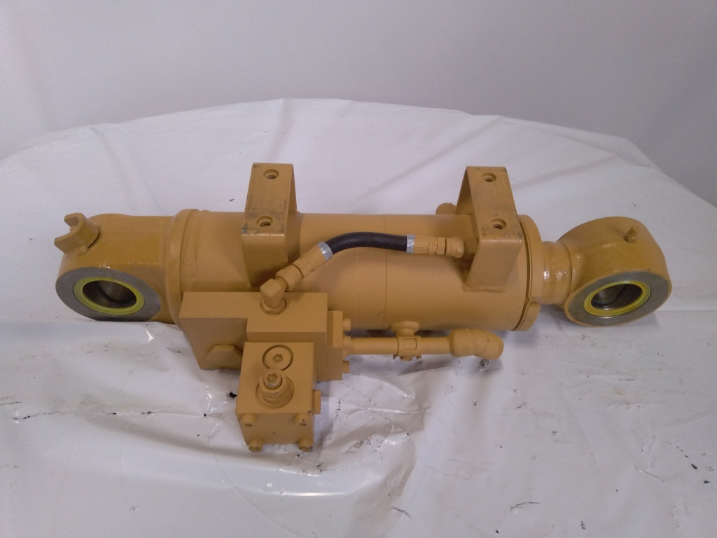 Case KAV18610 - الاسطوانة الهيدروليكية - الآلات والماكينات الزراعية: صور 1 Case KAV18610 - الاسطوانة الهيدروليكية - الآلات والماكينات الزراعية: صور 1