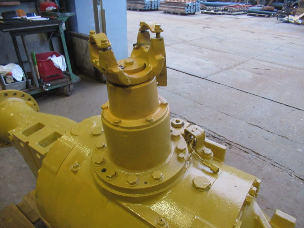 Caterpillar 1267843 - المحور الأمامي - آلات البناء: صور 4 Caterpillar 1267843 - المحور الأمامي - آلات البناء: صور 4