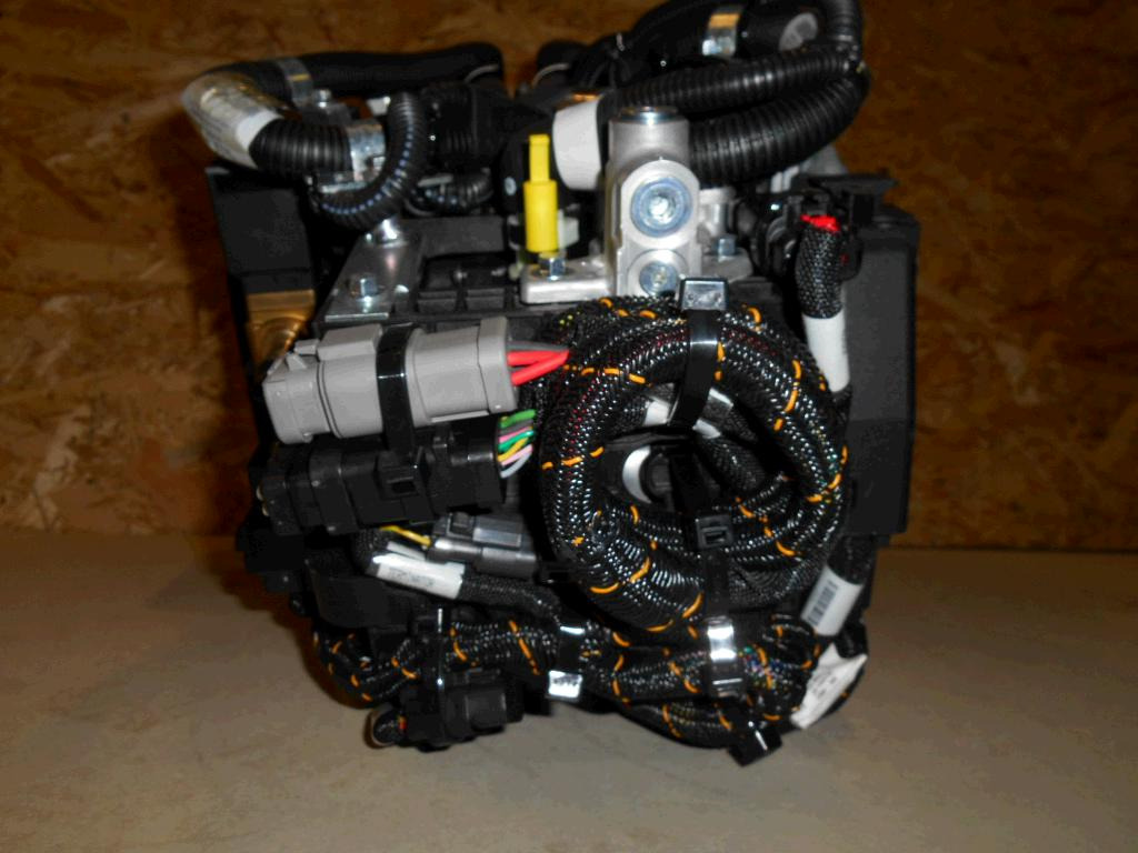 Caterpillar 3735563 - خزان AdBlue - آلات البناء: صور 2 Caterpillar 3735563 - خزان AdBlue - آلات البناء: صور 2