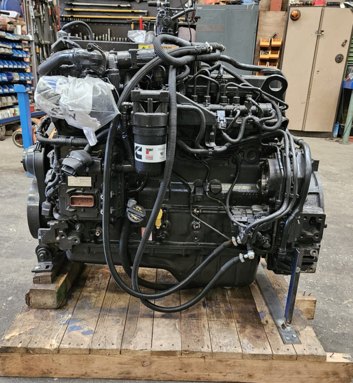 Cummins QSB6.7 - 5317106 - المحرك - آلات البناء: صور 1 Cummins QSB6.7 - 5317106 - المحرك - آلات البناء: صور 1
