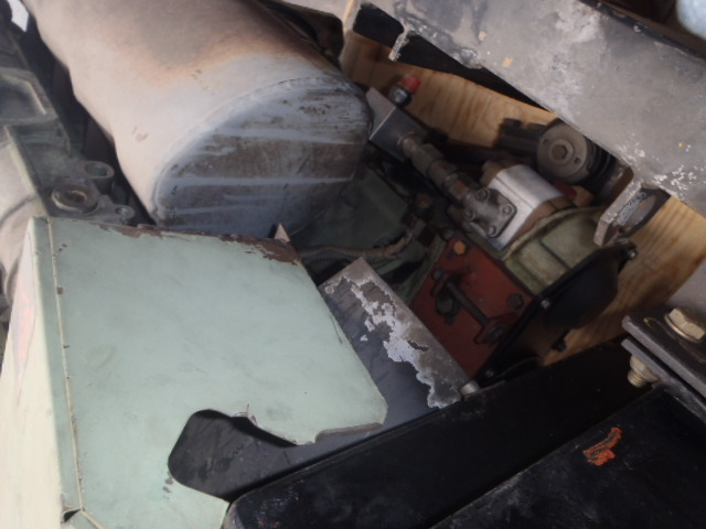 Deutz F4L1011E - - المحرك - آلات البناء: صور 4 Deutz F4L1011E - - المحرك - آلات البناء: صور 4