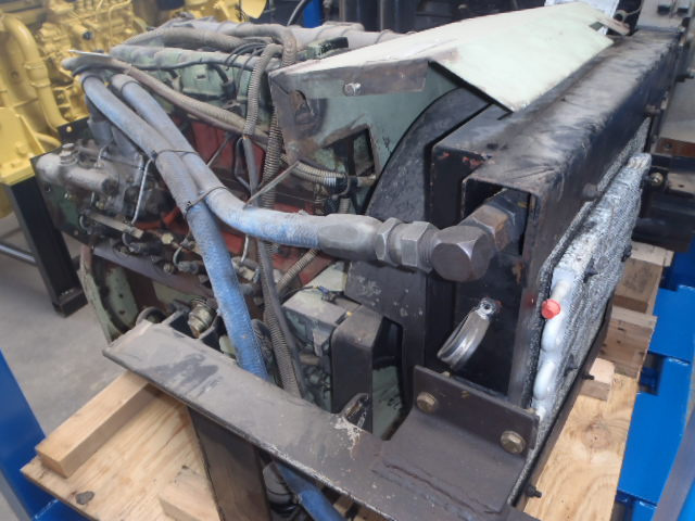 Deutz F4L1011E - - المحرك - آلات البناء: صور 3 Deutz F4L1011E - - المحرك - آلات البناء: صور 3