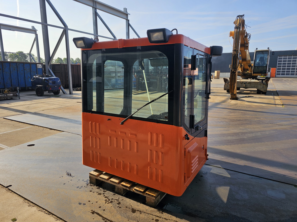 Doosan 220101-00071B - 220101-00071A - الكبائن - آلات البناء: صور 5 Doosan 220101-00071B - 220101-00071A - الكبائن - آلات البناء: صور 5