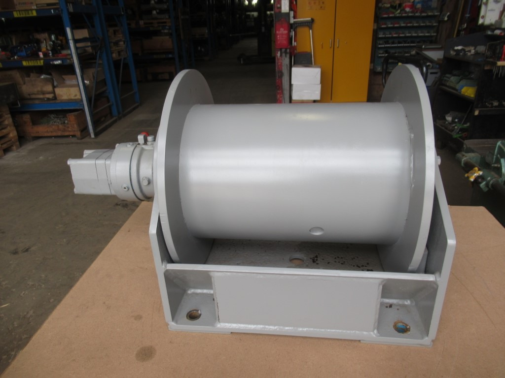 Emoe machine Fabr MC305H - - وینچ - آلات البناء: صور 1 Emoe machine Fabr MC305H - - وینچ - آلات البناء: صور 1