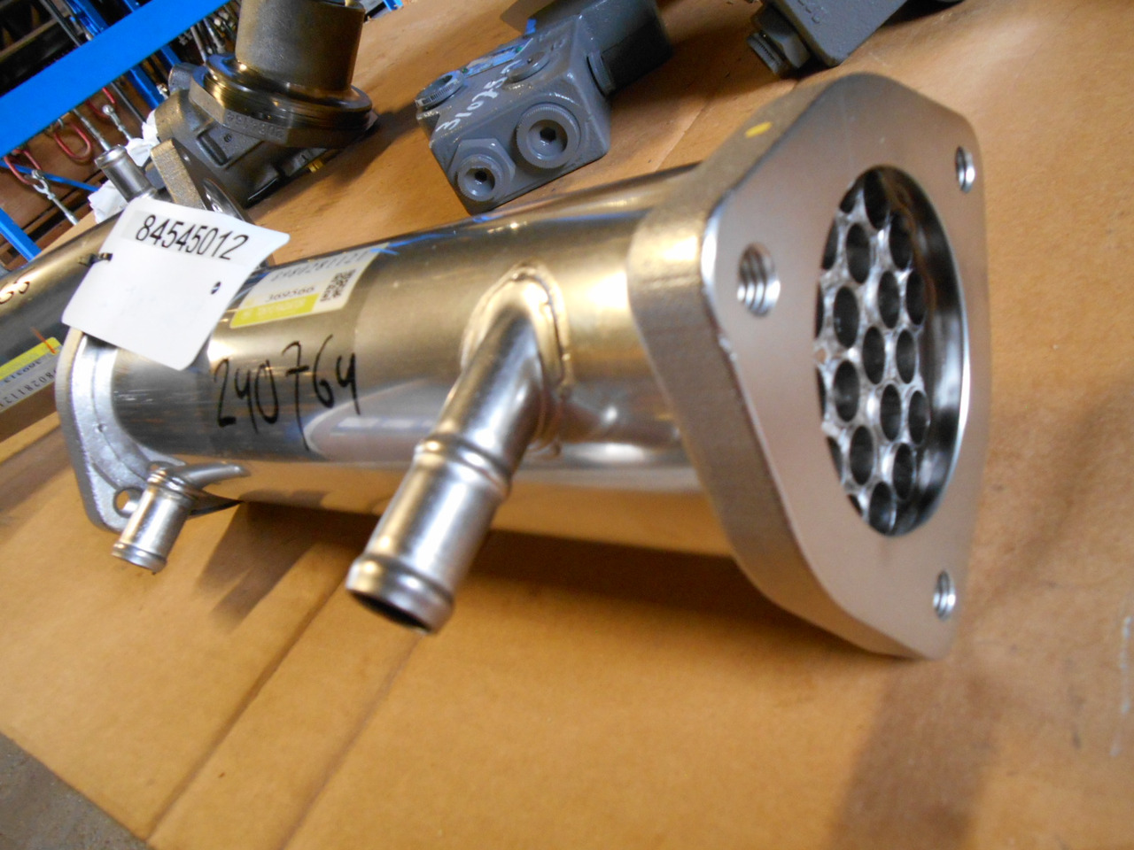 Hitachi 8980281121 - 8982127150 - مبرد EGR - الآلات والماكينات الزراعية: صور 4 Hitachi 8980281121 - 8982127150 - مبرد EGR - الآلات والماكينات الزراعية: صور 4