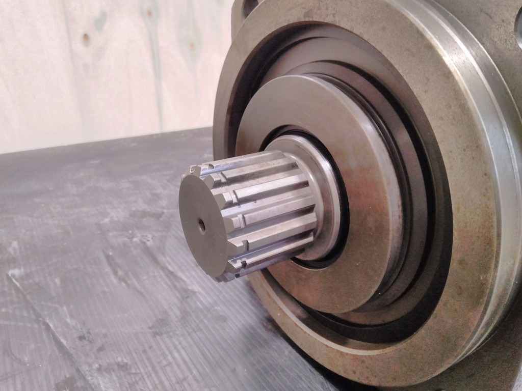 Hitachi HPV145 - 9260885 - مضخة هيدروليكية - آلات البناء: صور 3 Hitachi HPV145 - 9260885 - مضخة هيدروليكية - آلات البناء: صور 3