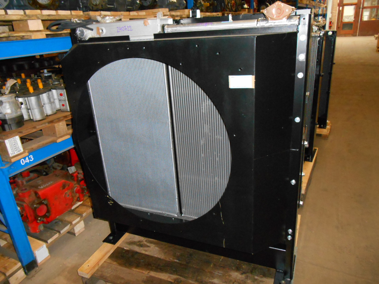 Kobelco LS05P00039F1 - LS05P00039F3 - المشعاع - آلات البناء: صور 5 Kobelco LS05P00039F1 - LS05P00039F3 - المشعاع - آلات البناء: صور 5