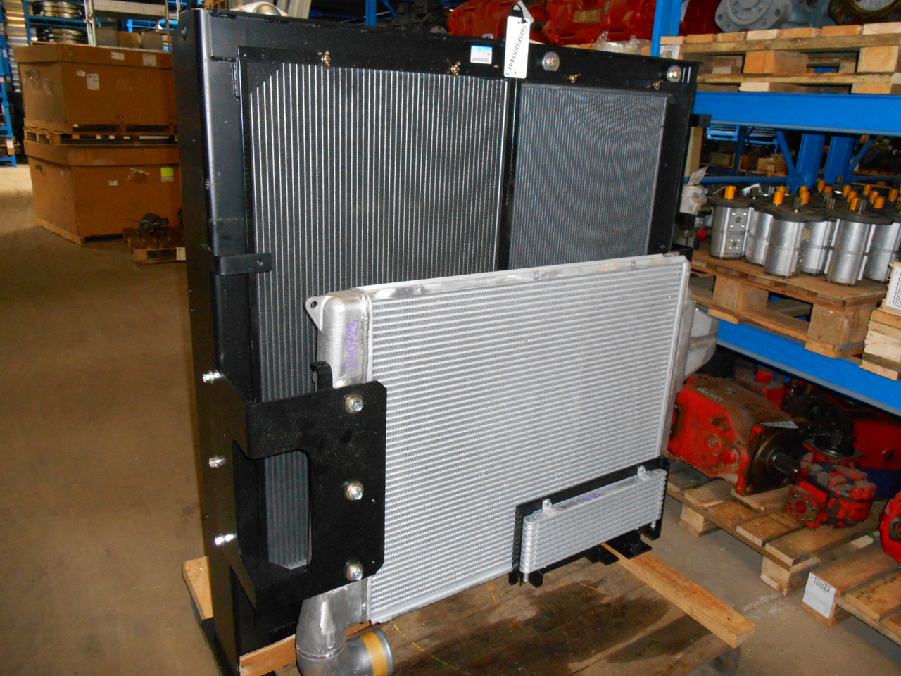 Kobelco LS05P00039F1 - LS05P00039F3 - المشعاع - آلات البناء: صور 4 Kobelco LS05P00039F1 - LS05P00039F3 - المشعاع - آلات البناء: صور 4