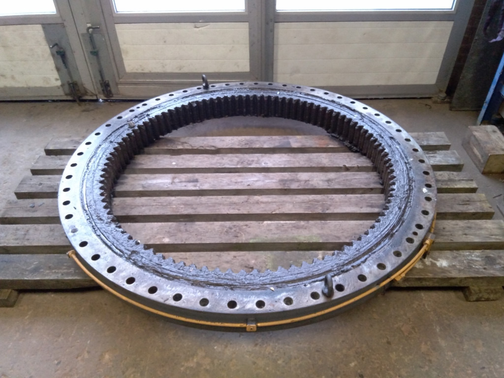 Liebherr 933403401 - حلقة الدوران - آلات البناء: صور 1 Liebherr 933403401 - حلقة الدوران - آلات البناء: صور 1