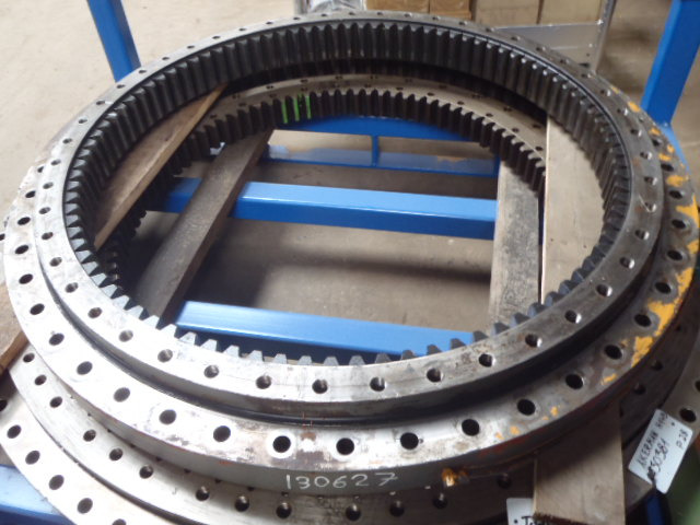 Liebherr 982706001 - حلقة الدوران - آلات البناء: صور 1 Liebherr 982706001 - حلقة الدوران - آلات البناء: صور 1
