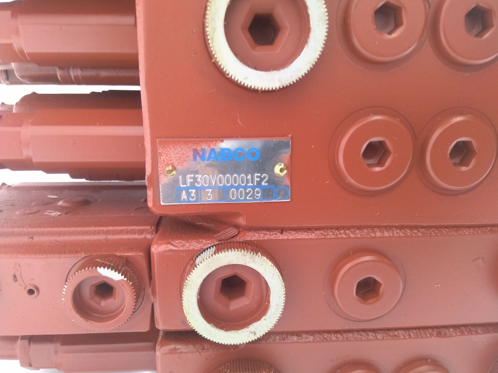 Nabco LF30V00001F2 - 72957423 - صمامات هيدروليكية - آلات البناء: صور 1 Nabco LF30V00001F2 - 72957423 - صمامات هيدروليكية - آلات البناء: صور 1