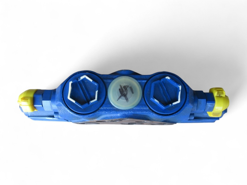 New Holland 72117763 - صمامات هيدروليكية - آلات البناء: صور 2 New Holland 72117763 - صمامات هيدروليكية - آلات البناء: صور 2