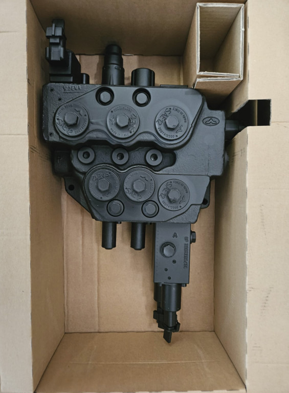 New Holland 84319698 - صمامات هيدروليكية - آلات البناء: صور 4 New Holland 84319698 - صمامات هيدروليكية - آلات البناء: صور 4