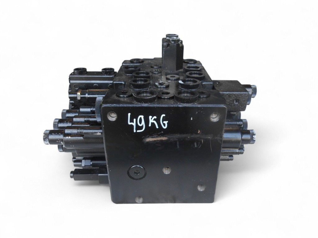 New Holland YT30V00014F4 - صمامات هيدروليكية - آلات البناء: صور 3 New Holland YT30V00014F4 - صمامات هيدروليكية - آلات البناء: صور 3