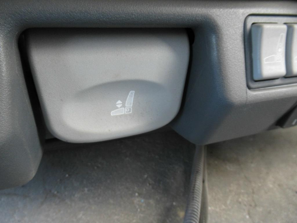 O&K - مقاعد السيارات - آلات البناء: صور 5 O&K - مقاعد السيارات - آلات البناء: صور 5