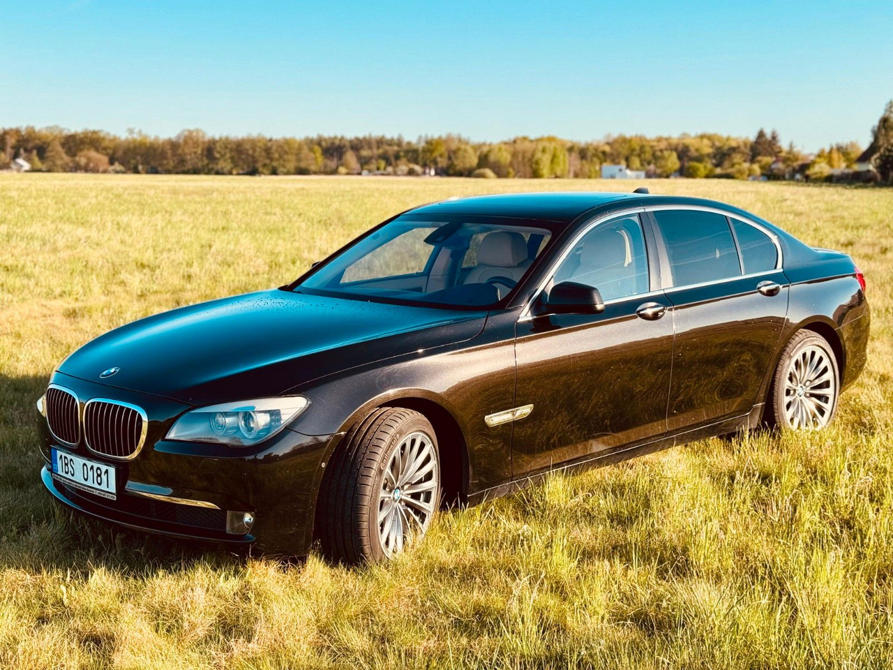 BMW 740d xDrive 4x4 Long - سيدان: صور 1 BMW 740d xDrive 4x4 Long - سيدان: صور 1
