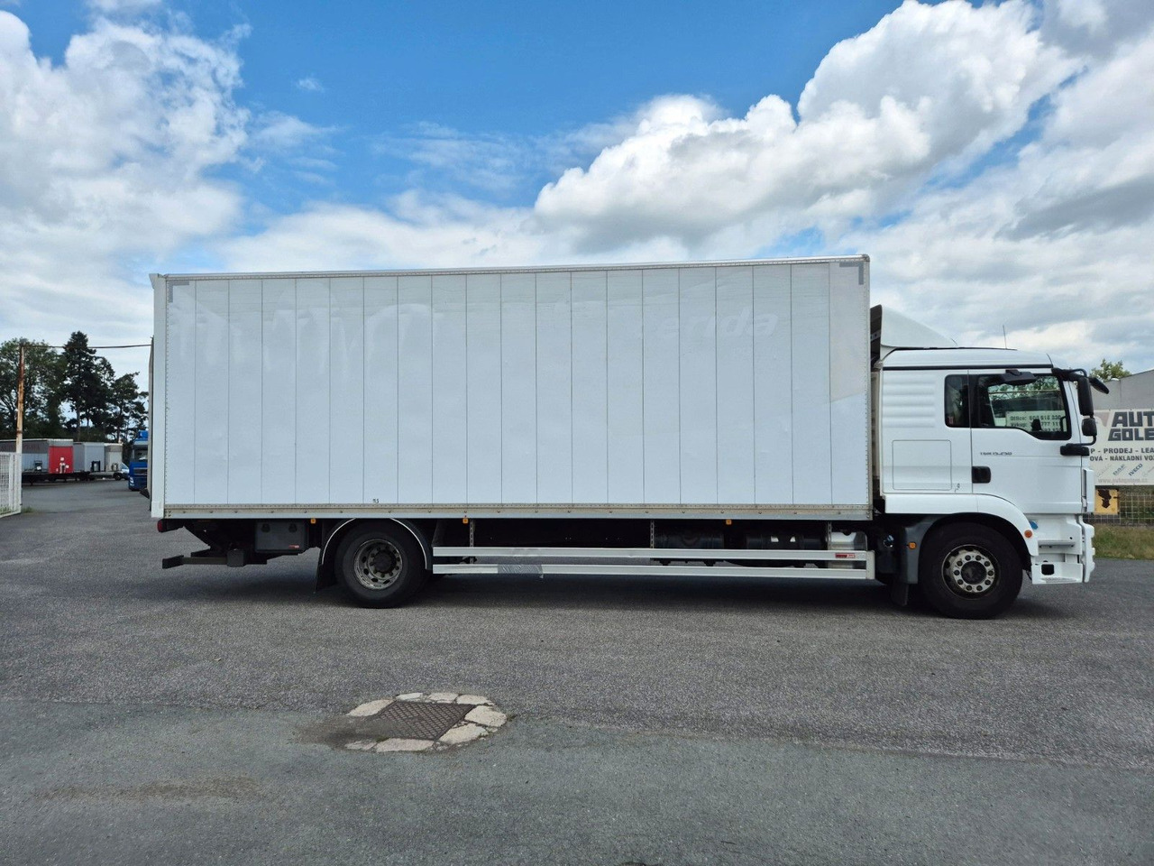 MAN TGM 15.250 - بصندوق مغلق شاحنة: صور 4 MAN TGM 15.250 - بصندوق مغلق شاحنة: صور 4