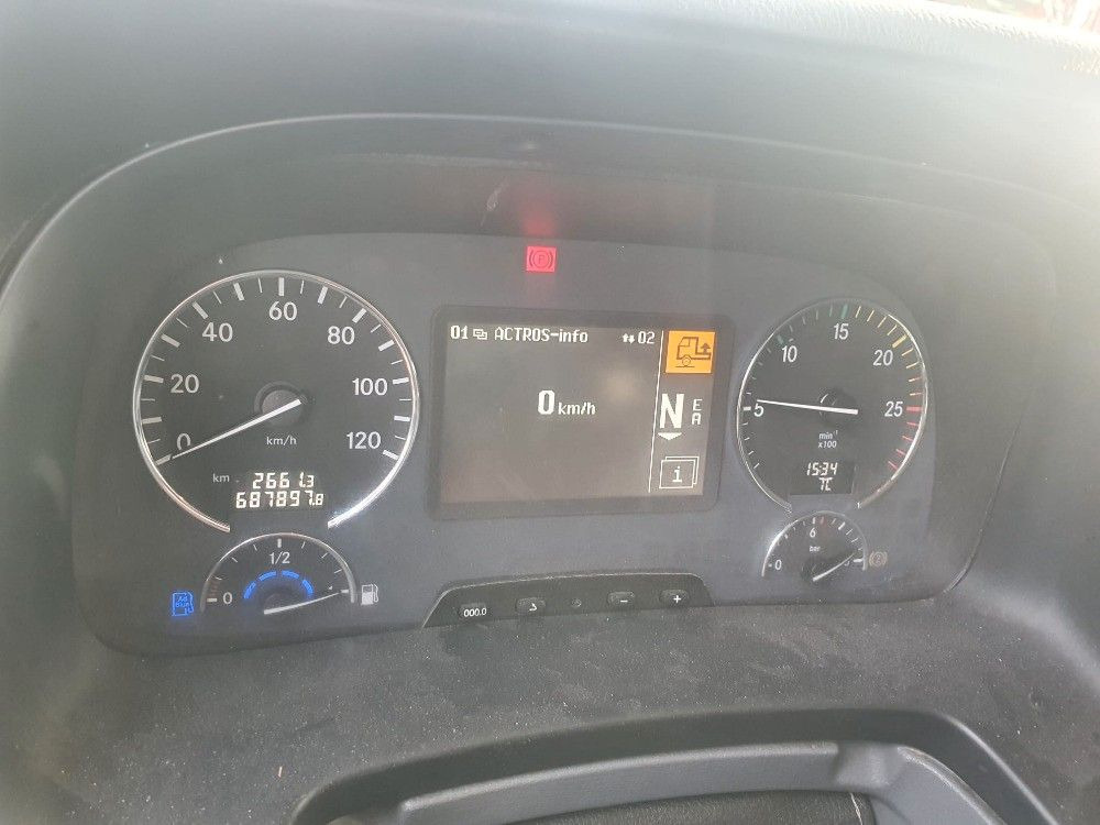 Mercedes-Benz Actros 1844 - شاحنة جرار: صور 5 Mercedes-Benz Actros 1844 - شاحنة جرار: صور 5