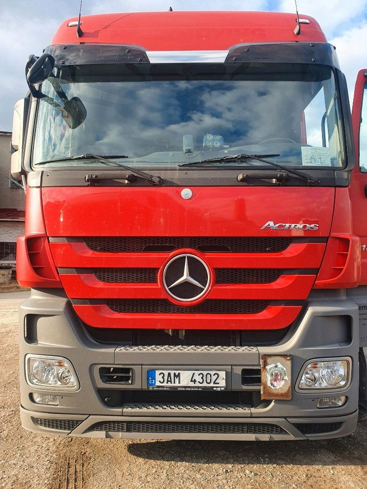 Mercedes-Benz Actros 1844 - شاحنة جرار: صور 1 Mercedes-Benz Actros 1844 - شاحنة جرار: صور 1