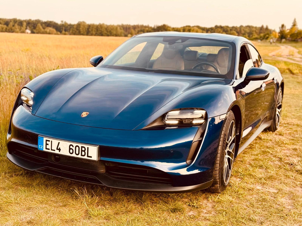 Porsche Taycan CR - كوبيه: صور 2 Porsche Taycan CR - كوبيه: صور 2