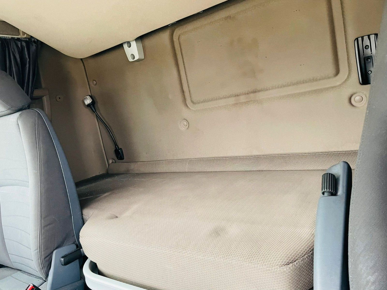 شاحنة جرار Scania R410 euro6 tractor unit: صور 15