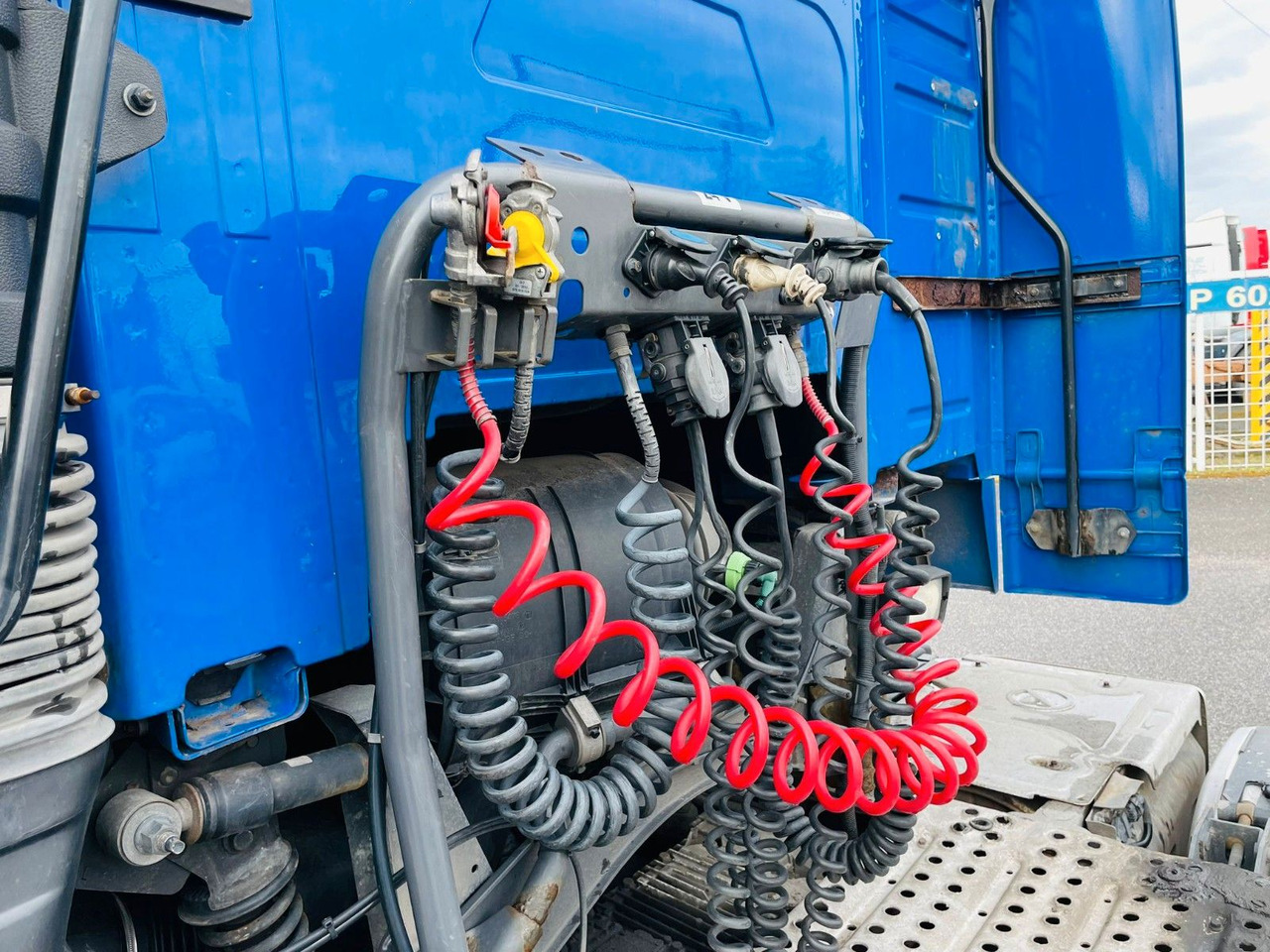 Volvo FH13 420 EEV - شاحنة جرار: صور 5 Volvo FH13 420 EEV - شاحنة جرار: صور 5