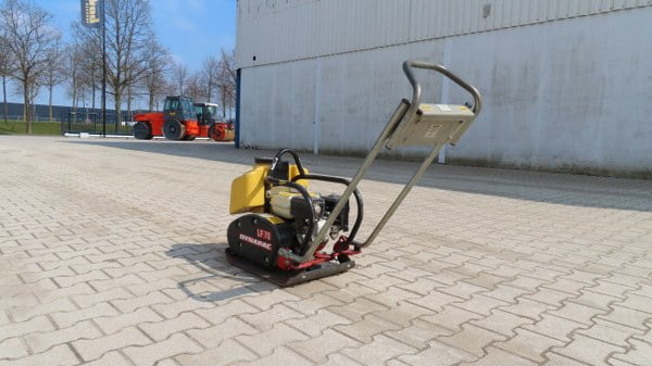 Dynapac LF 70 - صفائح اهتزازية: صور 4 Dynapac LF 70 - صفائح اهتزازية: صور 4