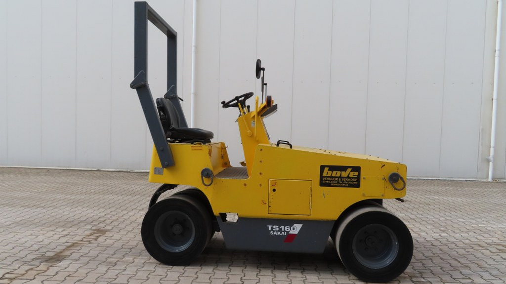 Sakai TS 160 - مداحل الإطارات الهوائية: صور 1 Sakai TS 160 - مداحل الإطارات الهوائية: صور 1
