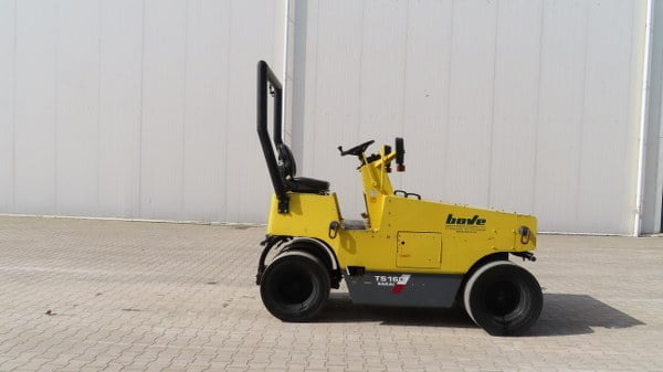 Sakai TS 160 - مداحل الإطارات الهوائية: صور 1 Sakai TS 160 - مداحل الإطارات الهوائية: صور 1