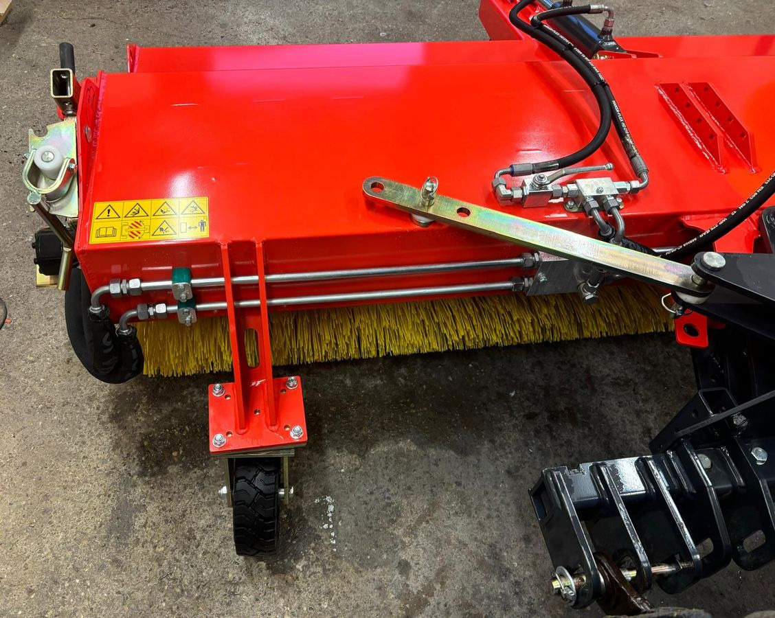 Adler Adler K600/240 Kehrmaschine - مكنسة: صور 3 Adler Adler K600/240 Kehrmaschine - مكنسة: صور 3