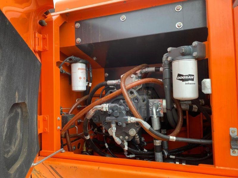 Doosan DX 225 LC - حفارات زحافة: صور 4 Doosan DX 225 LC - حفارات زحافة: صور 4