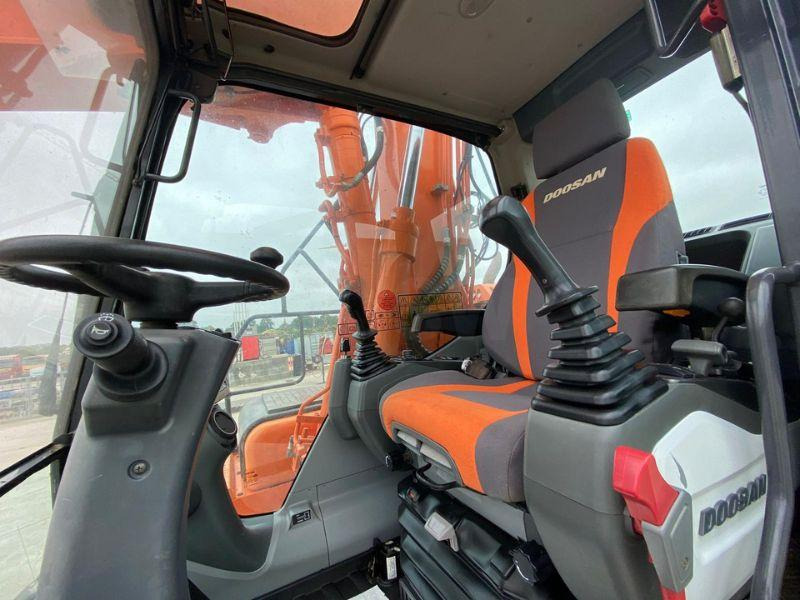 Doosan DX160 - حفارة على عجلات: صور 5 Doosan DX160 - حفارة على عجلات: صور 5