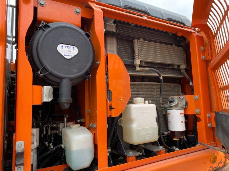 Doosan DX160 - حفارة على عجلات: صور 4 Doosan DX160 - حفارة على عجلات: صور 4