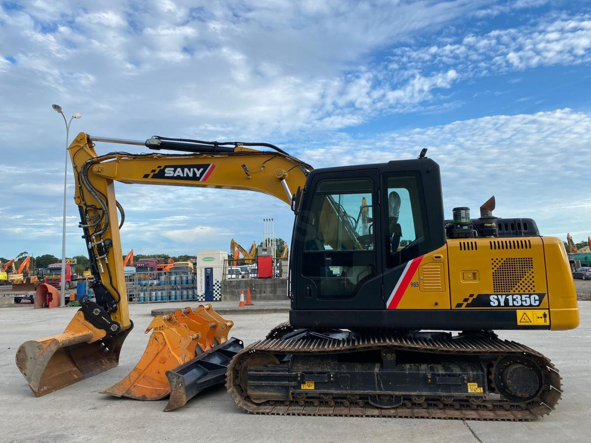 Sany SY135C - حفارات زحافة: صور 1 Sany SY135C - حفارات زحافة: صور 1