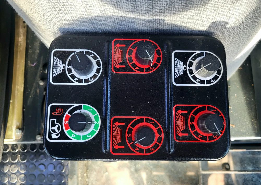 شاحنة القمامة Schmidt COMPACT 400: صور 16 شاحنة القمامة Schmidt COMPACT 400: صور 16