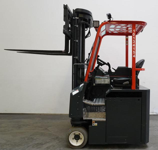 Combilift CBE3000 - شاحنة المناولة رباعية الاتجاهات: صور 3 Combilift CBE3000 - شاحنة المناولة رباعية الاتجاهات: صور 3