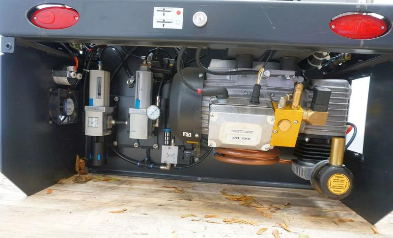 LINDE Kompressor für Druckluftbremsanlage Linde P 50 - أجزاء الفرامل - جرار السحب الكهربائي: صور 3 LINDE Kompressor für Druckluftbremsanlage Linde P 50 - أجزاء الفرامل - جرار السحب الكهربائي: صور 3