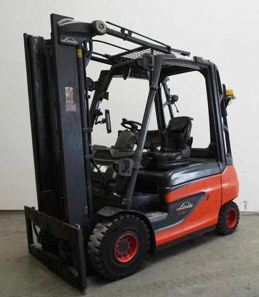 Linde E 30 387 - رافعة شوكية كهربائية: صور 1 Linde E 30 387 - رافعة شوكية كهربائية: صور 1
