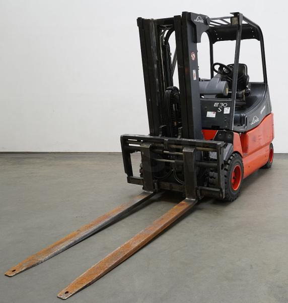 Linde E 30/600 S 336-03 - رافعة شوكية كهربائية: صور 1 Linde E 30/600 S 336-03 - رافعة شوكية كهربائية: صور 1