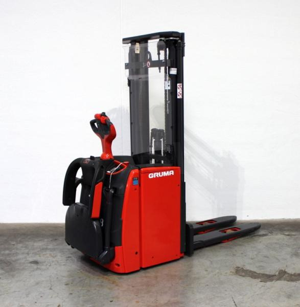 Linde L 14 AP i 1173-01 - معدات تكديس: صور 1 Linde L 14 AP i 1173-01 - معدات تكديس: صور 1