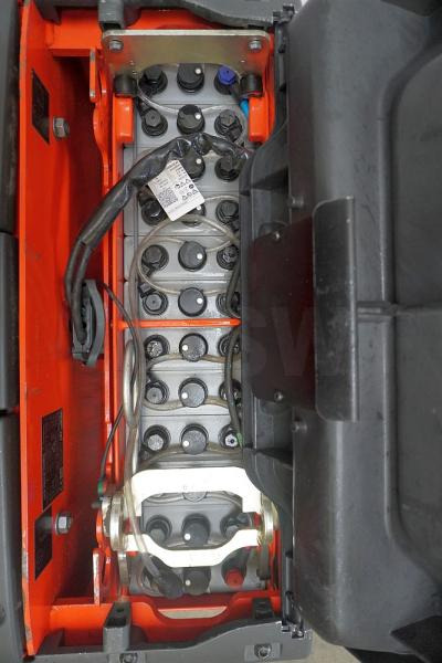 Linde P 30 132 - جرار السحب الكهربائي: صور 5 Linde P 30 132 - جرار السحب الكهربائي: صور 5
