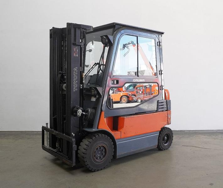 Toyota 7FBMF25 - رافعة شوكية كهربائية: صور 1 Toyota 7FBMF25 - رافعة شوكية كهربائية: صور 1