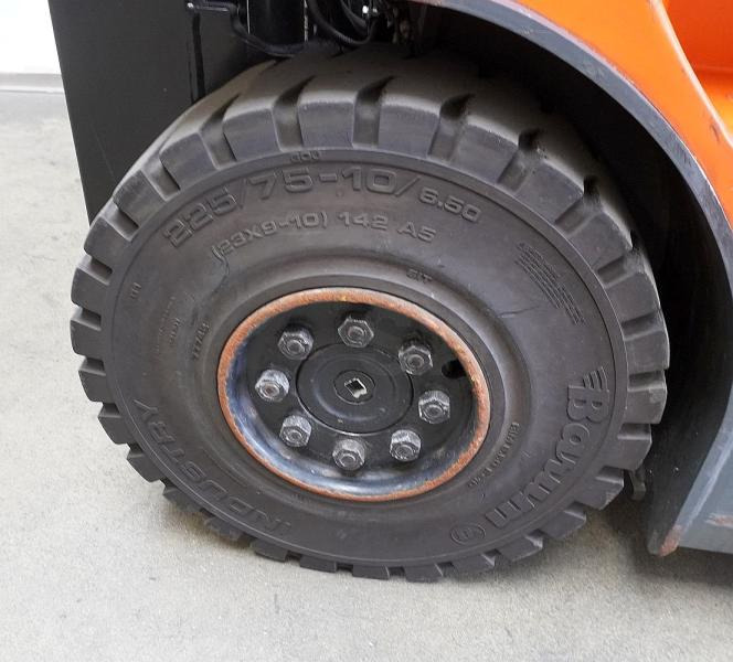 Toyota 7FBMF25 - رافعة شوكية كهربائية: صور 5 Toyota 7FBMF25 - رافعة شوكية كهربائية: صور 5